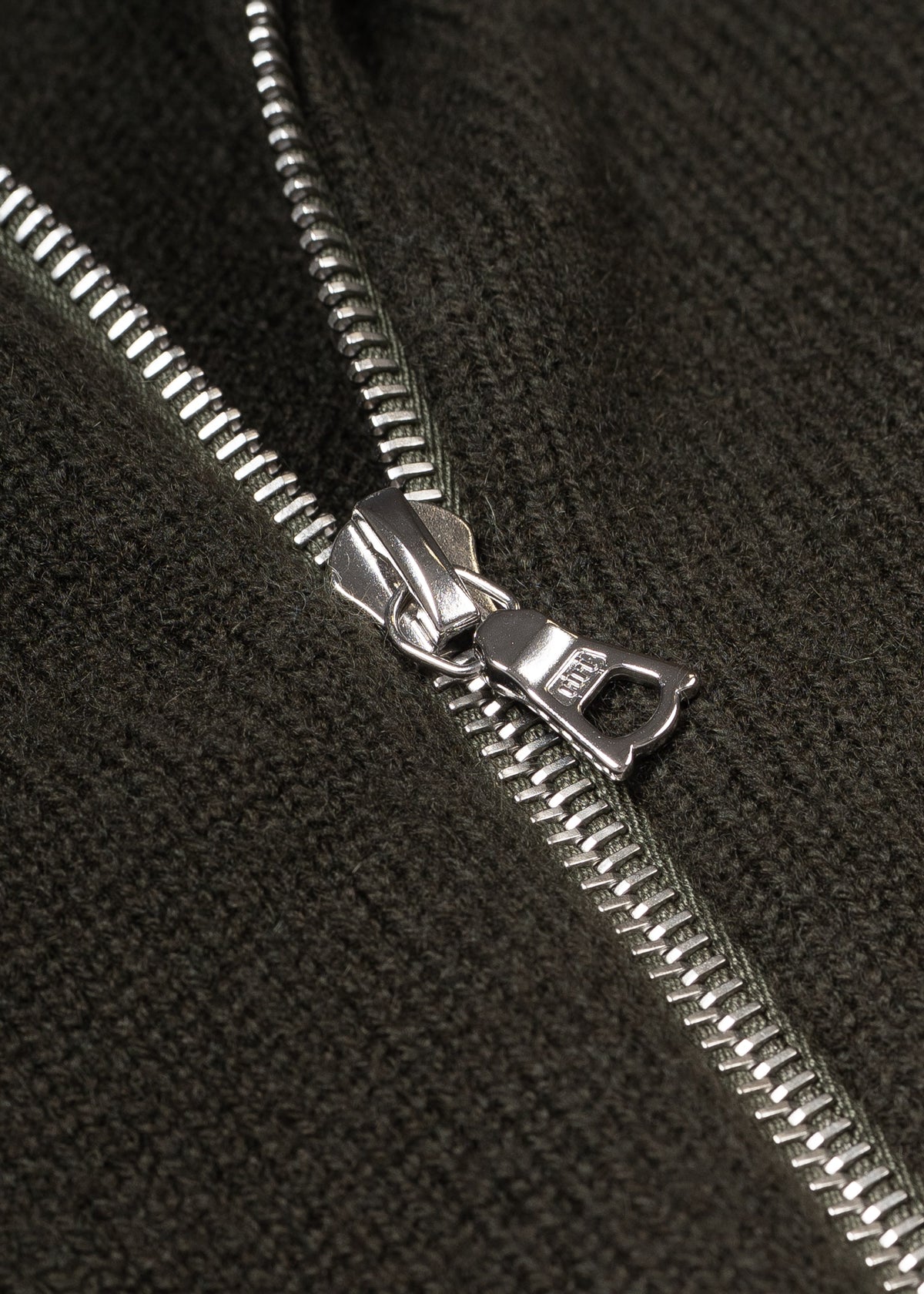 Y-0020 Oversized Full-Zip Merino/Cashmere Sweater - Dark Green , 0020-dgren-zipcloseup