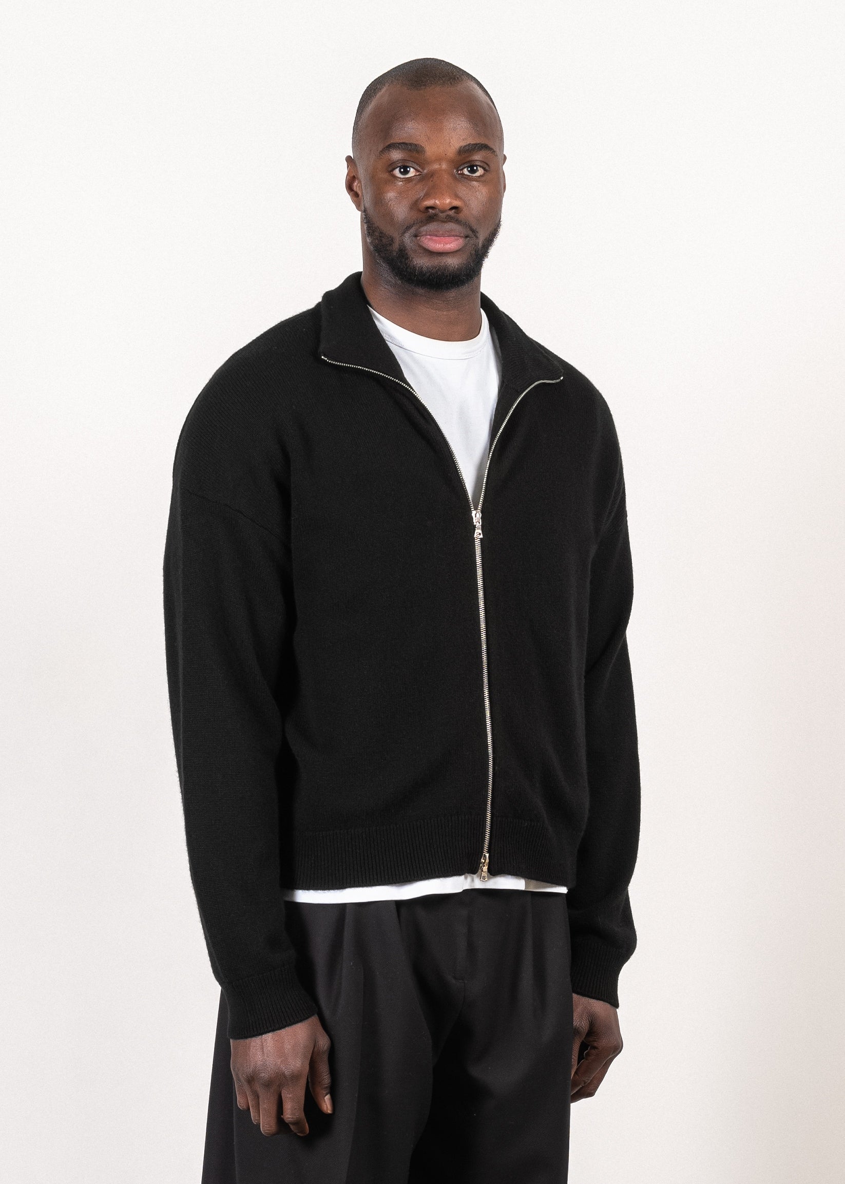 Y-0020 Oversized Full-Zip Merino/Cashmere Sweater - Black , Y-0020-BLK-Frontside-Collarfold
