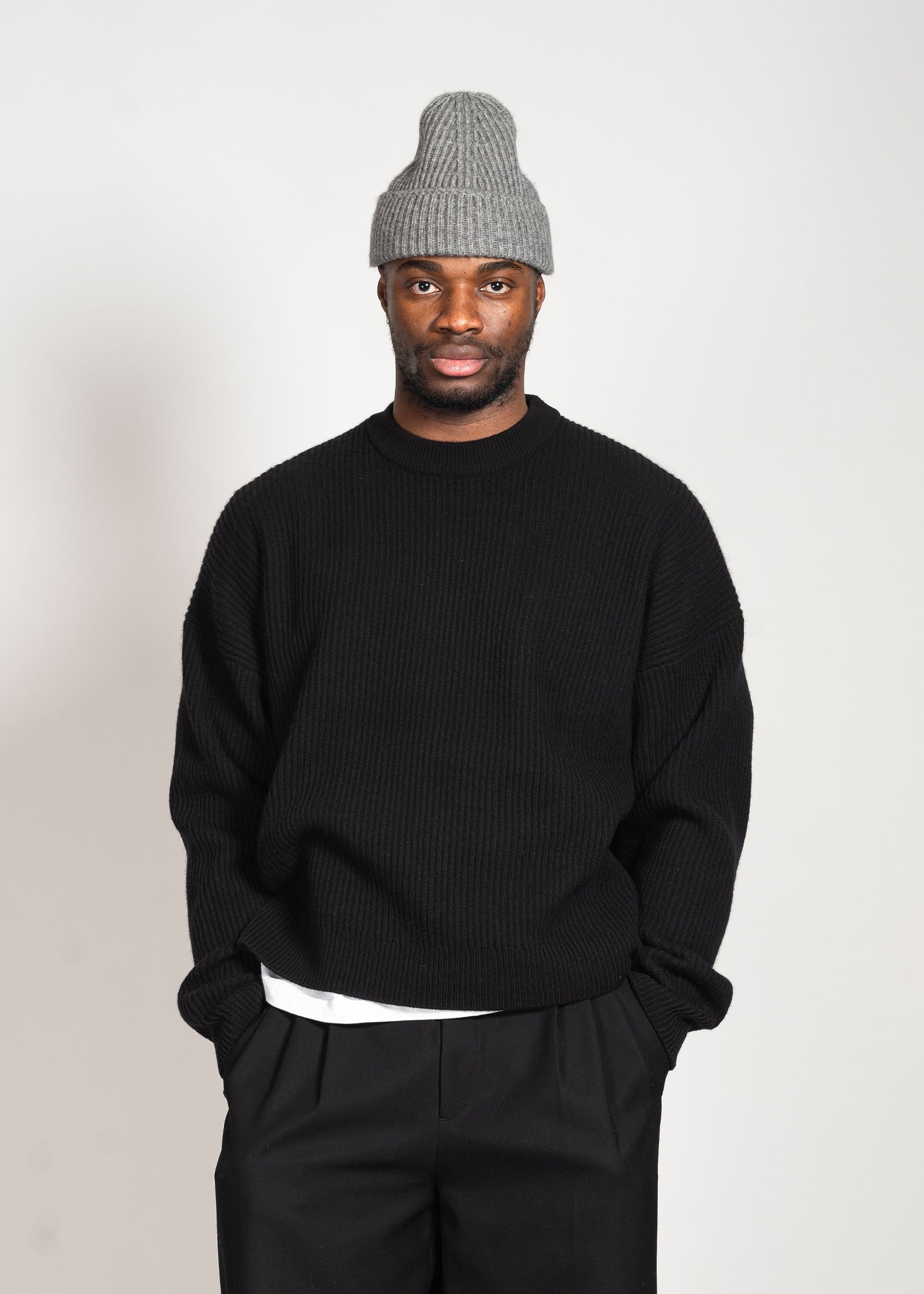 Yacaia Y-0013 Oversized Ribbed Cashmere Blend Sweater - Black