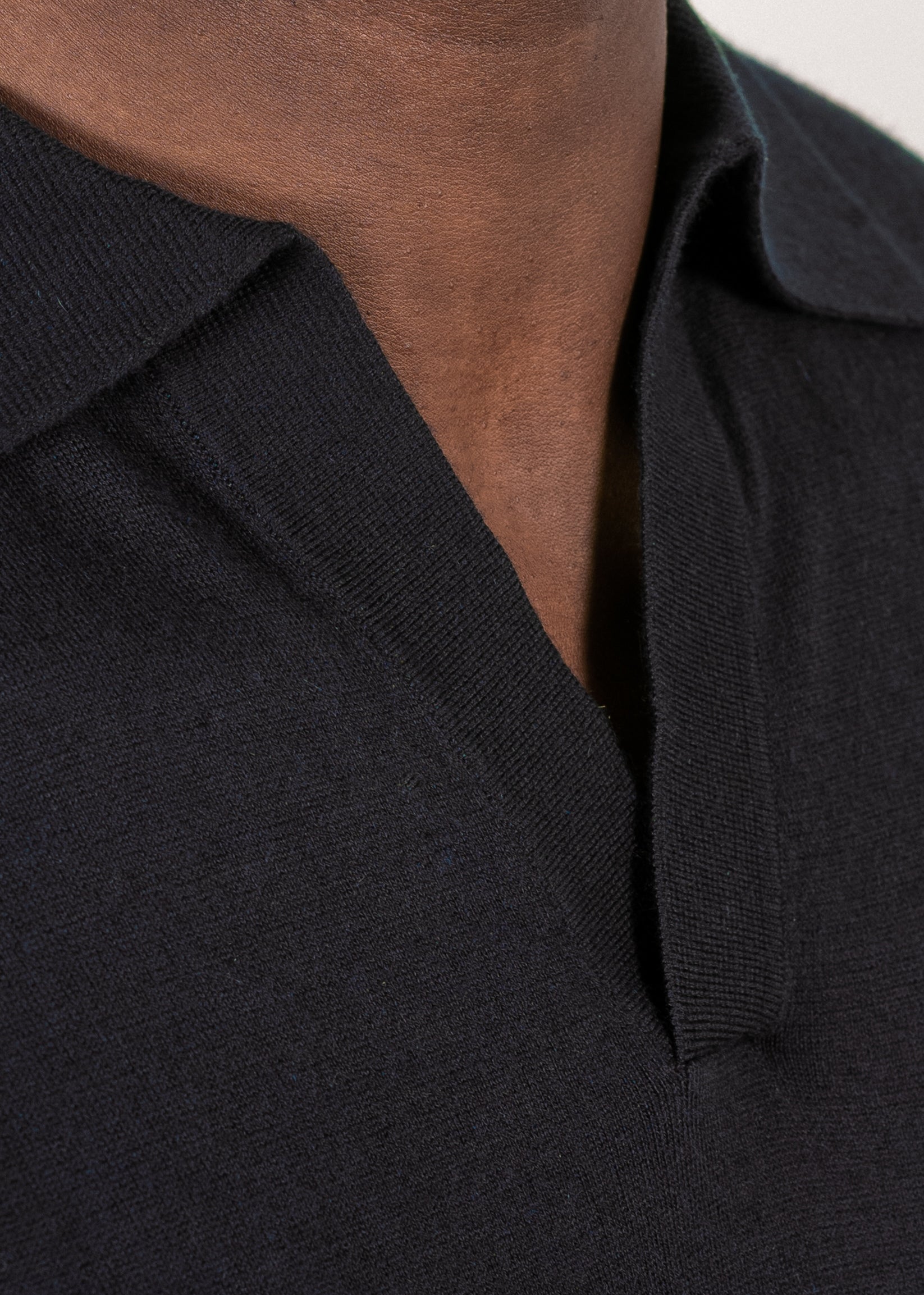 Supima®/cashmere open-collar polo in navy — Y-0018 | YACAIA