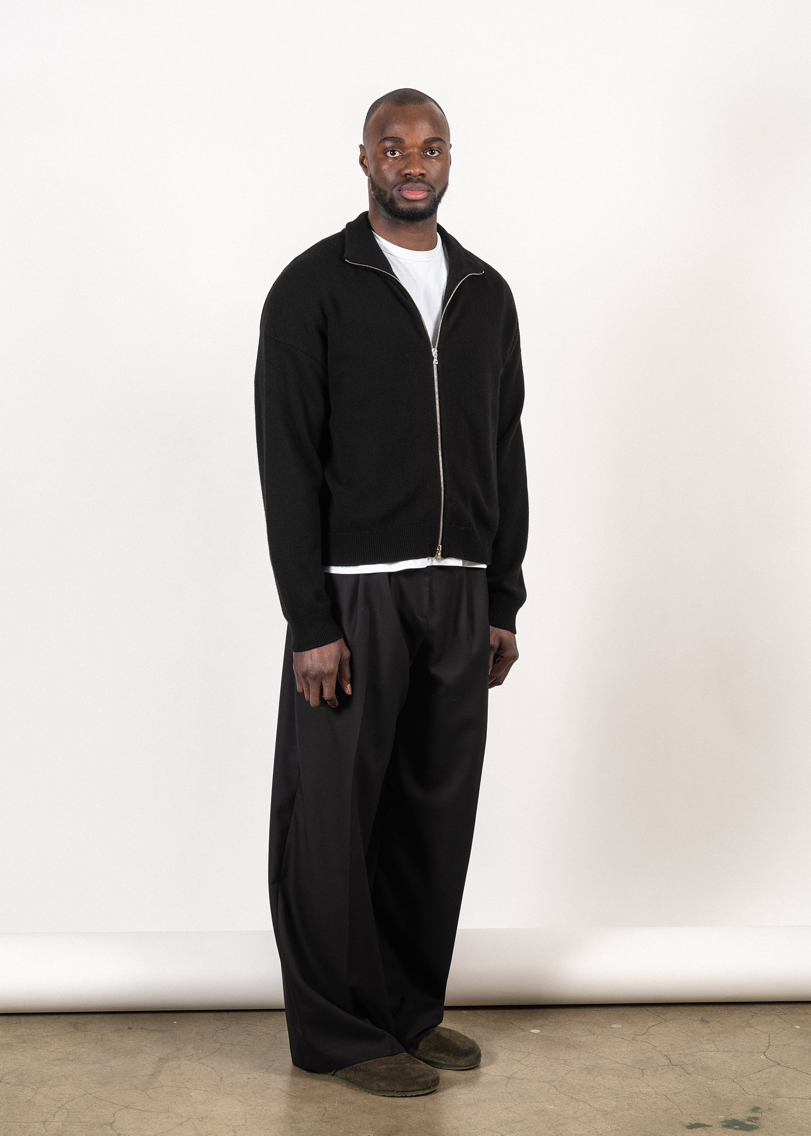 Y-0020 Oversized Full-Zip Merino/Cashmere Sweater - Black , Y-0020-BLK-Frontside-Collarfold-Full