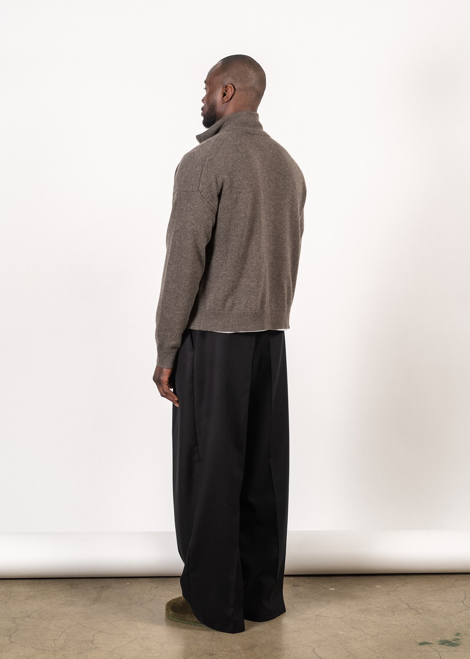 Merino/cashmere full-zip sweater in dark brown — Y-0020 | YACAIA