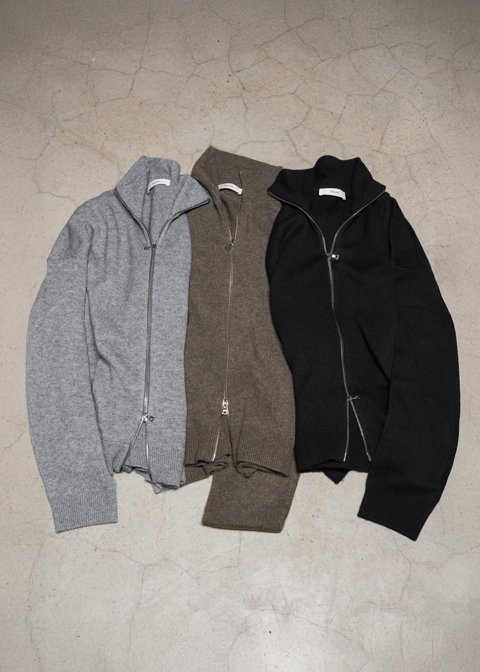 Merino/cashmere full-zip sweater in grey — Y-0020 | YACAIA