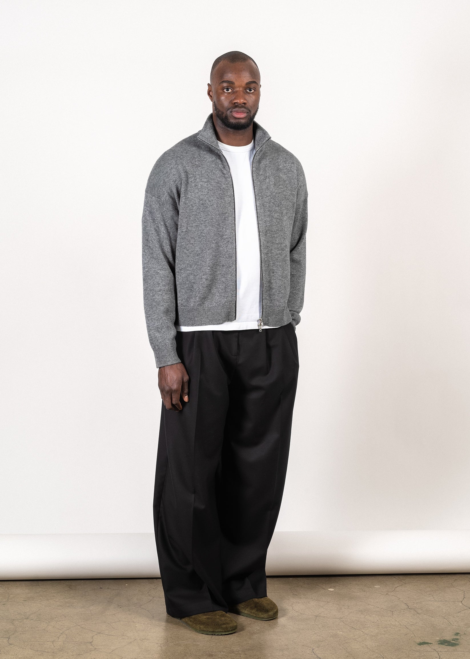 Merino/cashmere full-zip sweater in grey — Y-0020 | YACAIA
