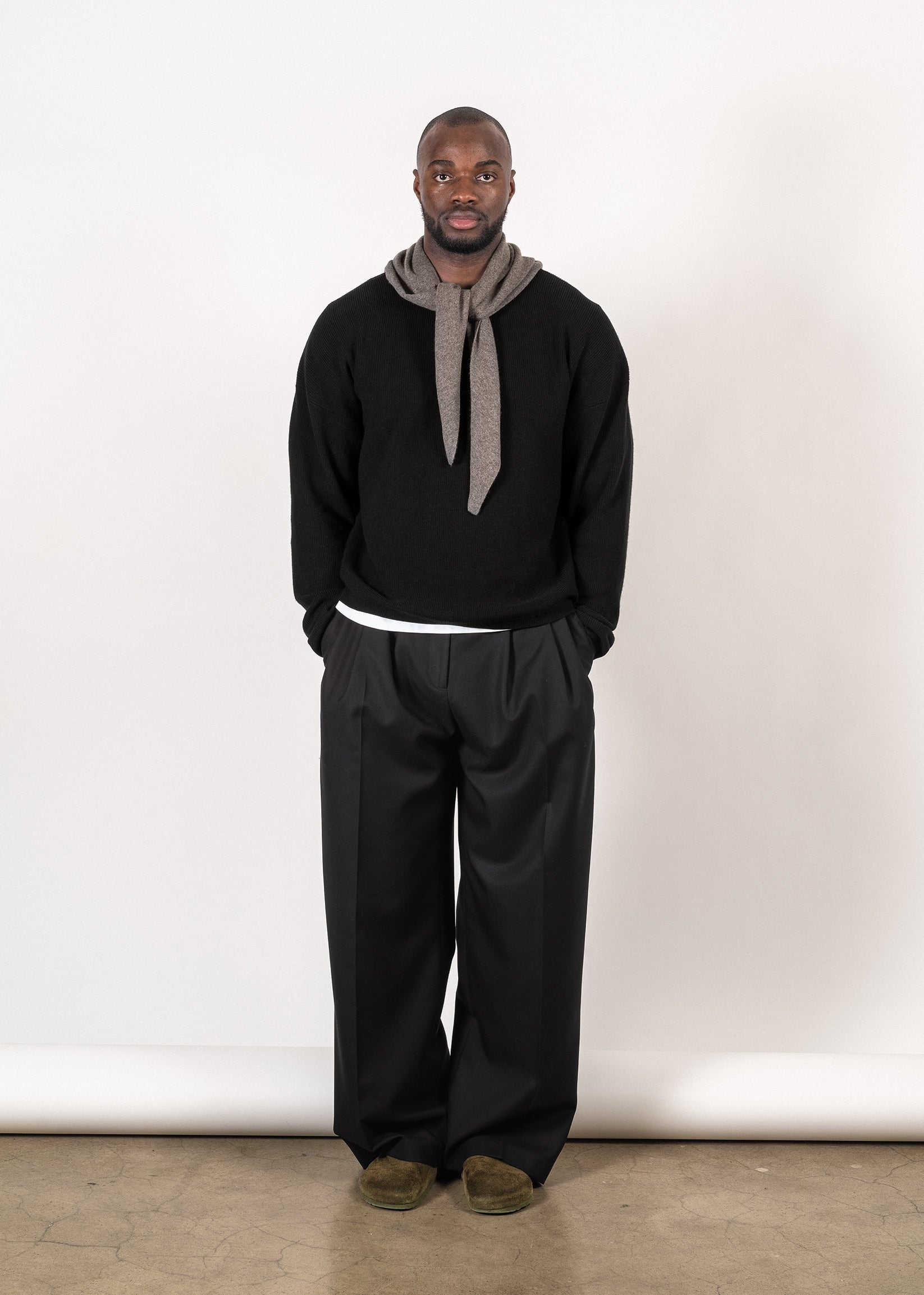 Yacaia Y-0022 Triangle Merino/Cashmere Scarf - Dark Brown | Headwear